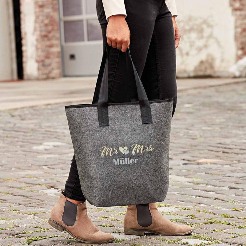 Hochzeitsgeschenk Personalisiert Shopper "Bestickt" Grau Groß/Einkaufstasche | Hochwertig Verarbeitet 44x26cm Mr & Mrs | Familienname von AmbergerDesign