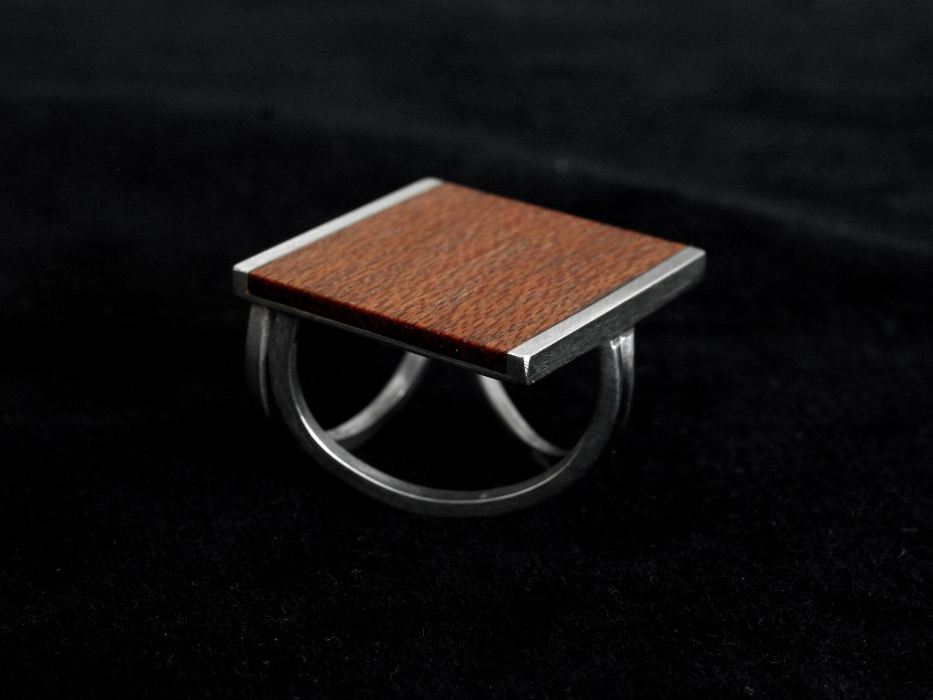 Schalhalter «Sixties» - Silber Mit Teakholz. Tuchhalter, Seidenschnalle, Handarbeit, Schmuckmanufaktur Amelang&lietz von AmelangLietz