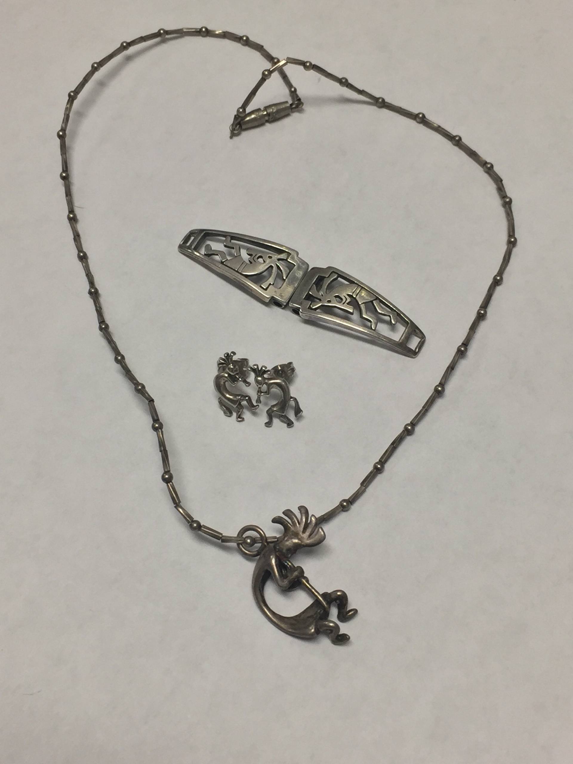 Vintage Objekt Sterling Silber Kokopelli Schmuckset; Halskette, Ohrstecker Und Uhrenarmbänder Vintage Objekt Sterling Silber Kokopelli Schmuckset; Halskette, Ohrstecker Und Uhrenarmbänder von AmericanJewelry224