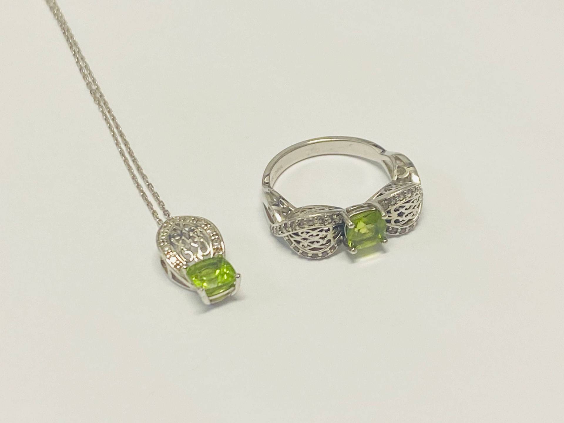 sterling Silber Princess Cut Peridot Und Zirkonia Halskette Ring Set Unterschrieben Bbj sterling Silber Princess Cut Peridot Und Zirkonia Halskette Ring Set Unterschrieben Bbj von AmericanJewelry224