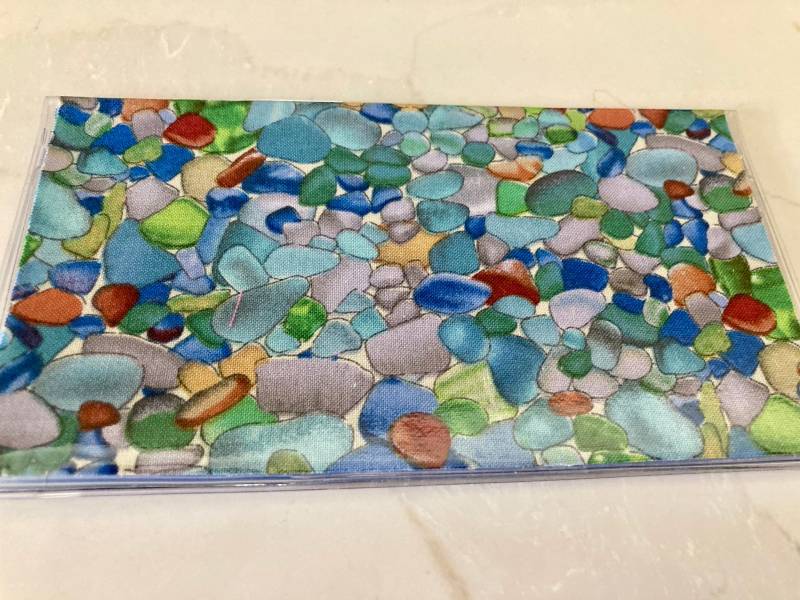 Seaglass Checkbook Cover Vinyl Schutz Individuell Handgefertigtes Personalisiertes Geschenk Für Meerjungfrauen Ozean-strandliebhaber-Seeglassammler von AmericanPie