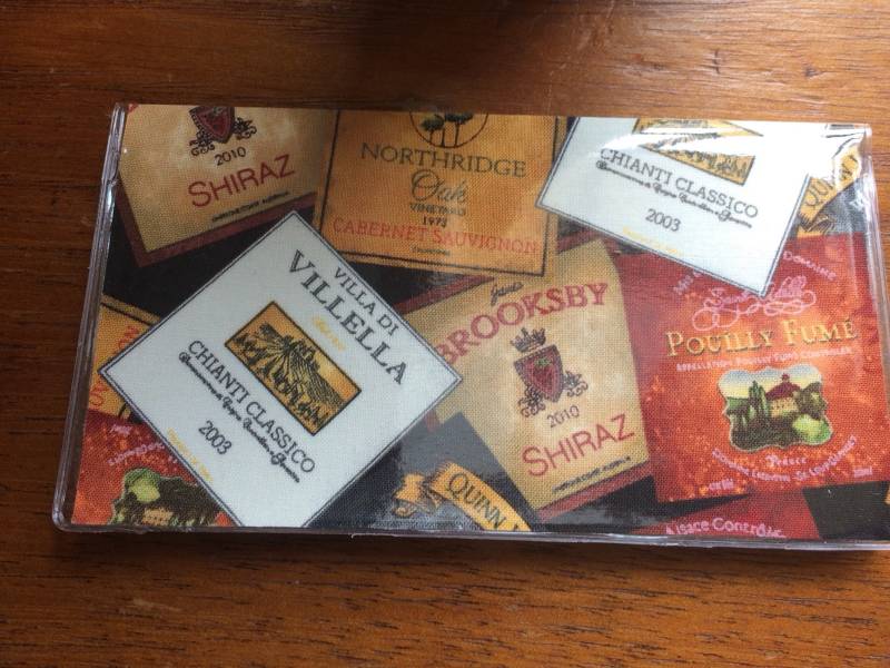 Weinetiketten Chekenbuch-Abdeckung Stoff - Und Vinylhalterschutz Reisezubehör Check Wallet Geschenk Für Weinliebhaber Kalifornien Italien Frankreich von AmericanPie