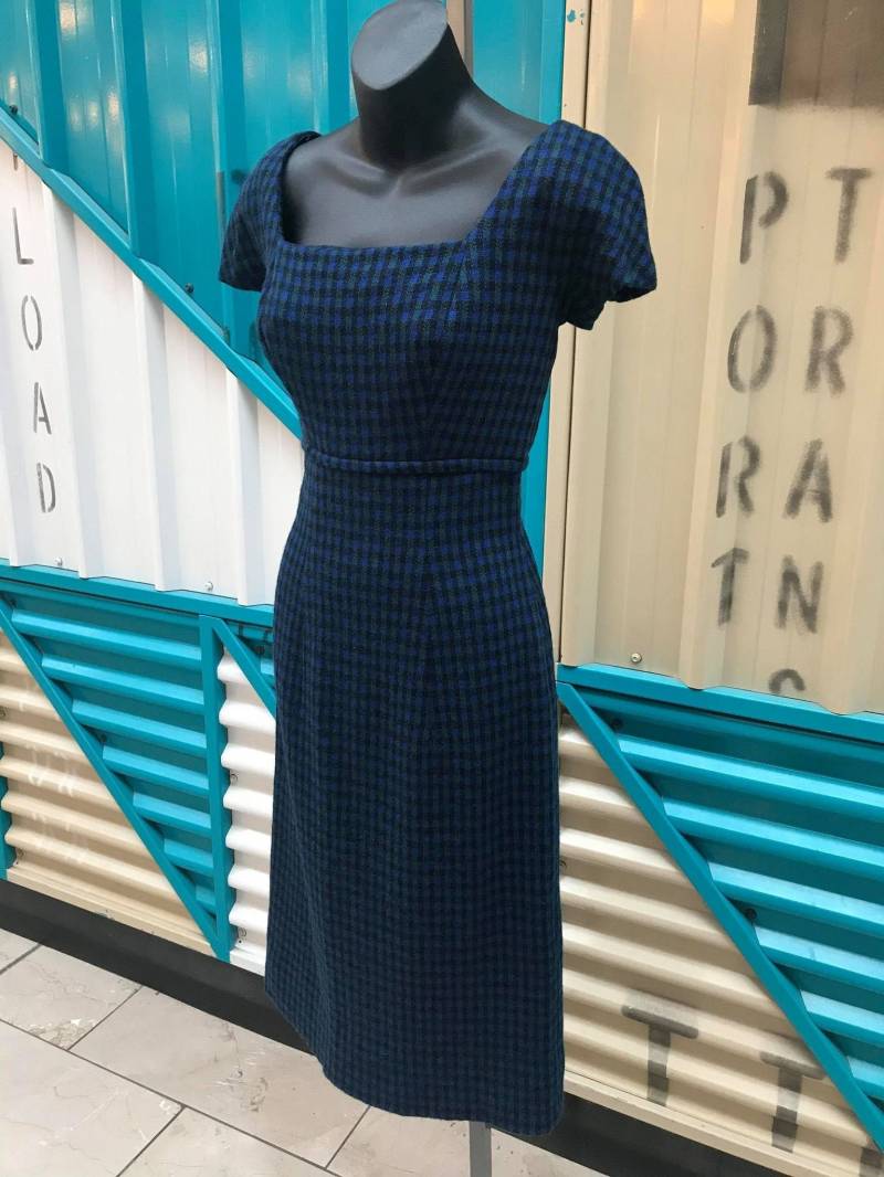 1950Er Suzy Perette Blau Kariertes Woll-Zopfkleid - Größe 26" Taille von AmericanRag