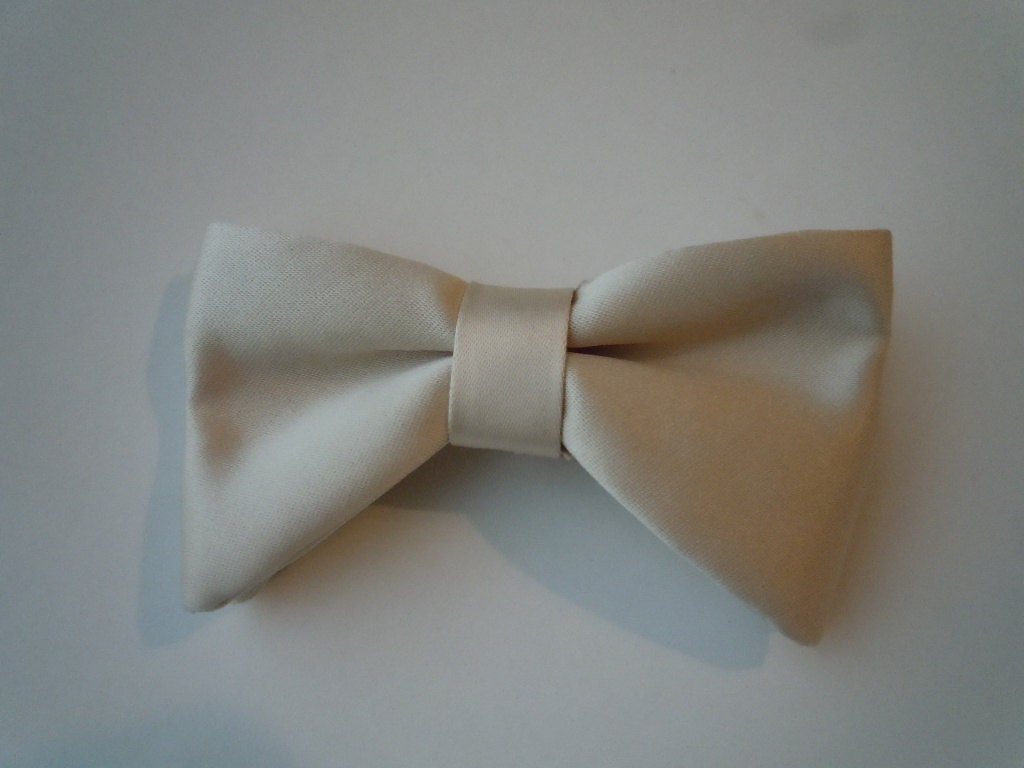 Attraktive 1980Er Jahre Satin Creme Formal Fliege Deadstock Ungetragen Mint von AmericanVintagePDX