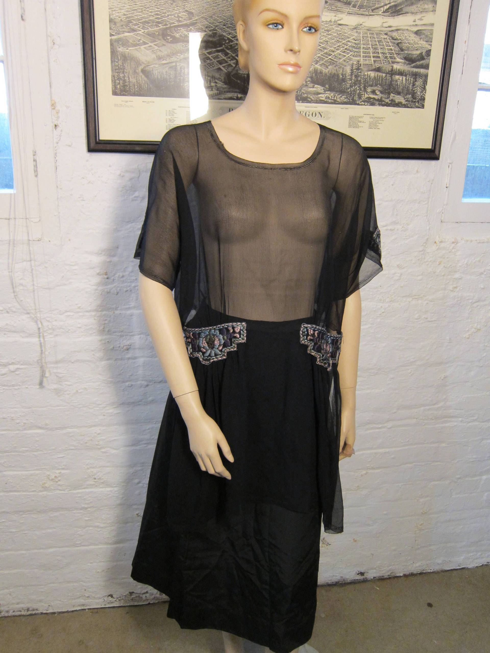 Taille Bis Zu 34" Unglaubliche 1920Er Jahre Tropfen Taille Sehr Schiere Bestickte Kleid von AmericanVintagePDX