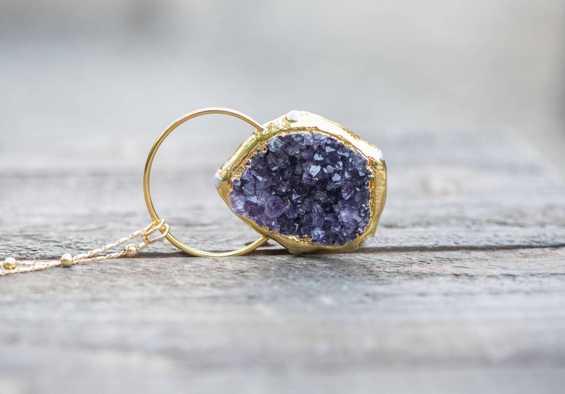 Amethyst-Scheiben-Halskette, in Gold Getauchte Naturstein-Halsketten, Boho-Halskette, Layering-Halskette, Edelstein-Halskette, Halskette Mit Rohem von AmeyaaJewelry