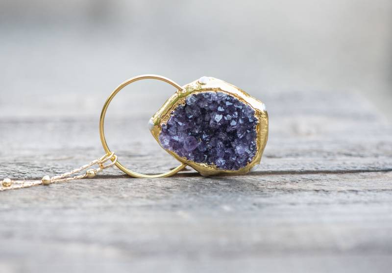 Amethyst-Scheiben-Halskette, in Gold Getauchte Naturstein-Halsketten, Boho-Halskette, Layering-Halskette, Edelstein-Halskette, Halskette Mit Rohem Amethyst-Scheiben-Halskette, in Gold Getauchte Naturstein-Halsketten, Boho-Halskette, Layering-Halskette, Edelstein-Halskette, Halskette Mit Rohem von AmeyaaJewelry
