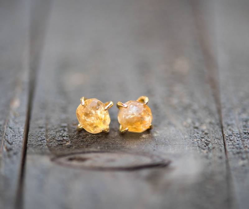 Citrin Ohrringe, Citrin Ohrstecker, Gold Edelstein Ohrstecker, Citrin Schmuck, Stein Ohrstecker, Rohe Ohrstecker von AmeyaaJewelry