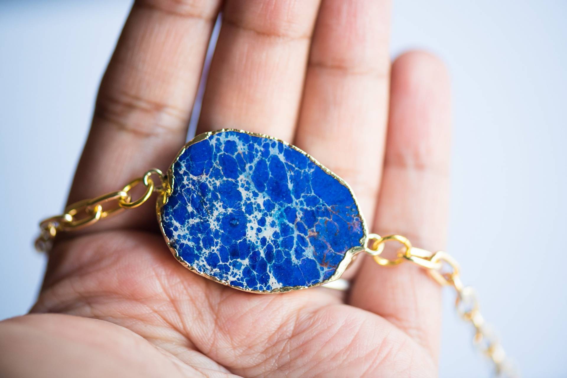 Edelstein Armband, Jaspis Armband, Boho Armband, Chunky Armband, Roh Armband, Link Armband, Blue Jasper Armband von AmeyaaJewelry