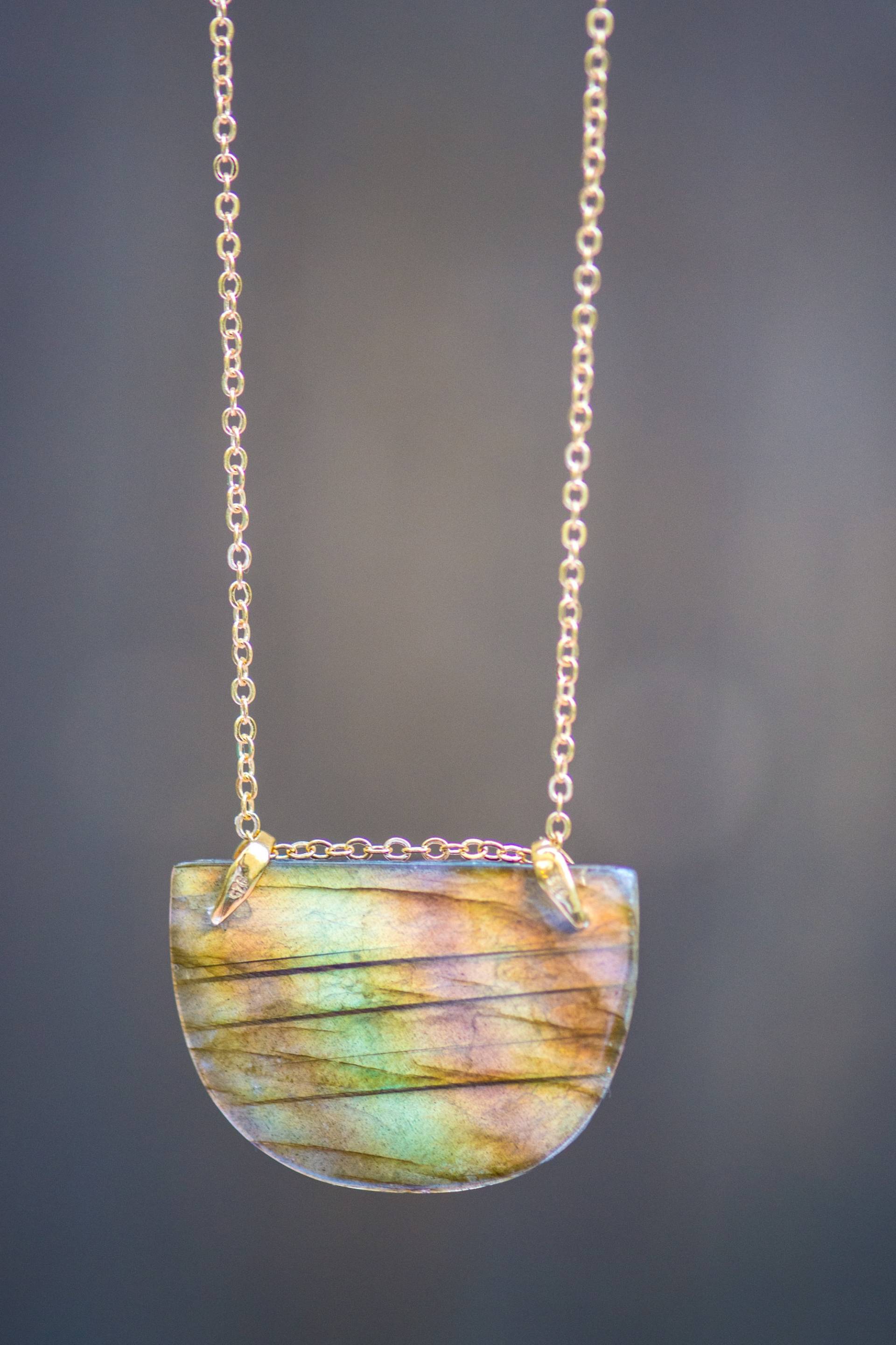 Edelstein-Platte-Halskette, Labradorit Halskette, Schmuck, Flashy Anhänger Stein Edelstein Ooak, Boho von AmeyaaJewelry