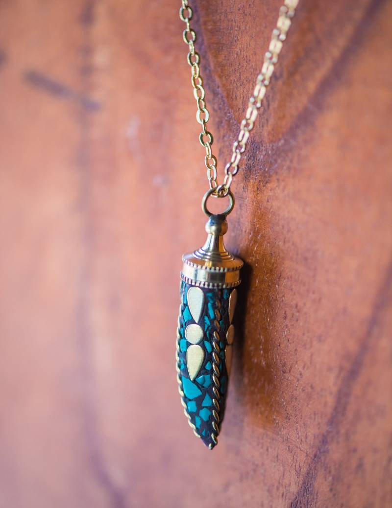 Horn Anhänger, Nepal Halskette, Boho Anhänger, Hauer Anhänger, Horn Anhänger Mit Messing Inlay, Geschenk Für Sie, Boho von AmeyaaJewelry