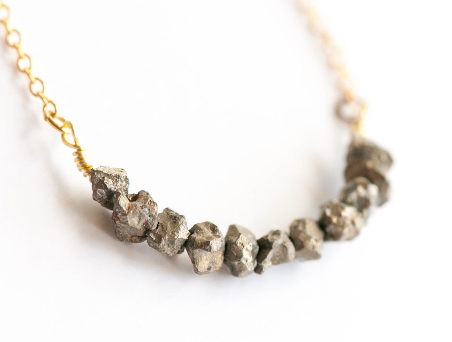 Pyrit Halskette, Bar Halskette, Gold Pyrit, Pyrit Schmuck, Nugget Perlen Halskette, Edelstein Bar Halskette, Roh Kristall Schmuck, Roh Schmuck von AmeyaaJewelry