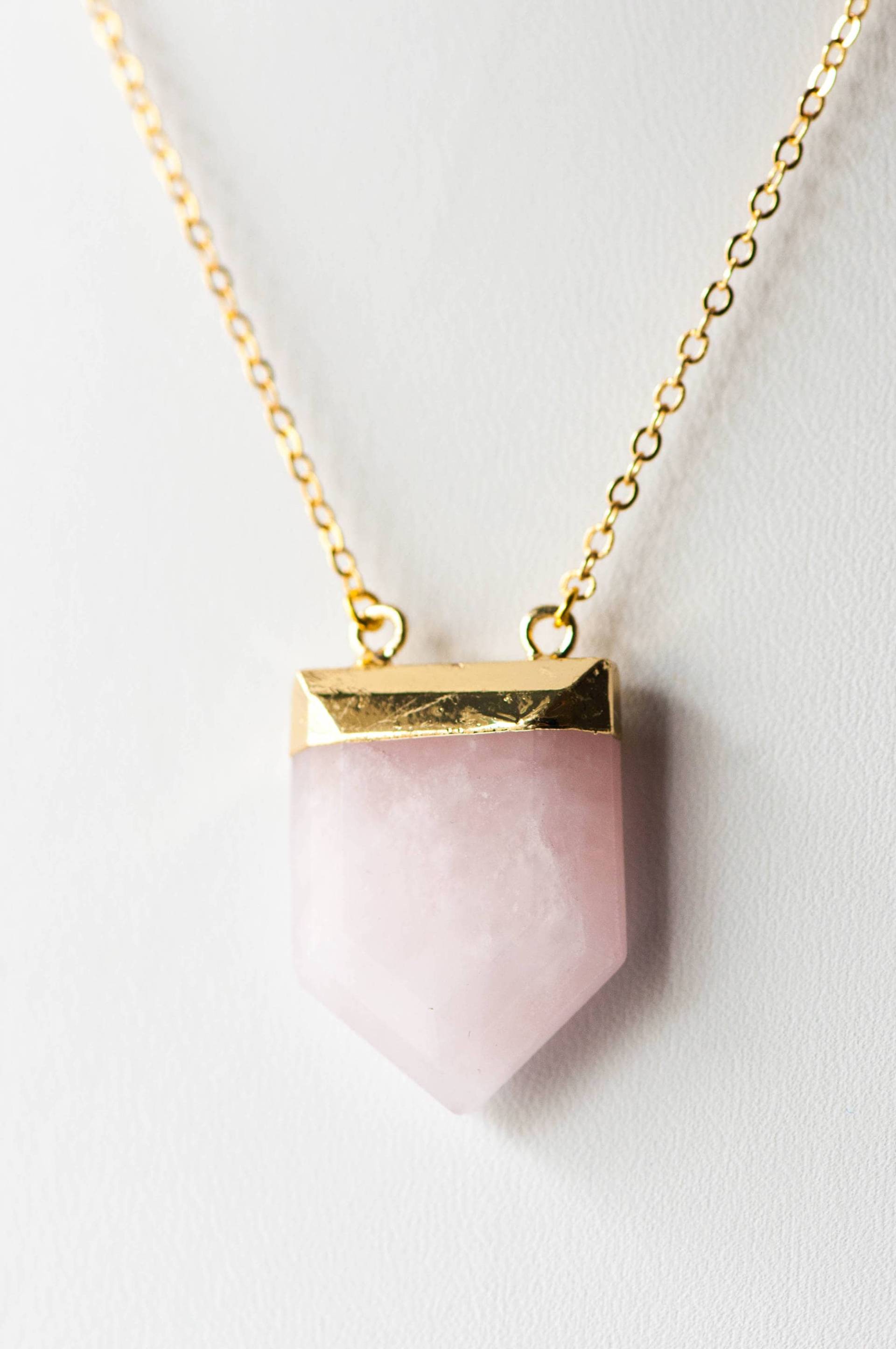 Rosenquarz Halskette, Gold Rohquarz Edelstein Kristall Halskette, Geschenk Für Sie, Boho Halskette, Ooak von AmeyaaJewelry