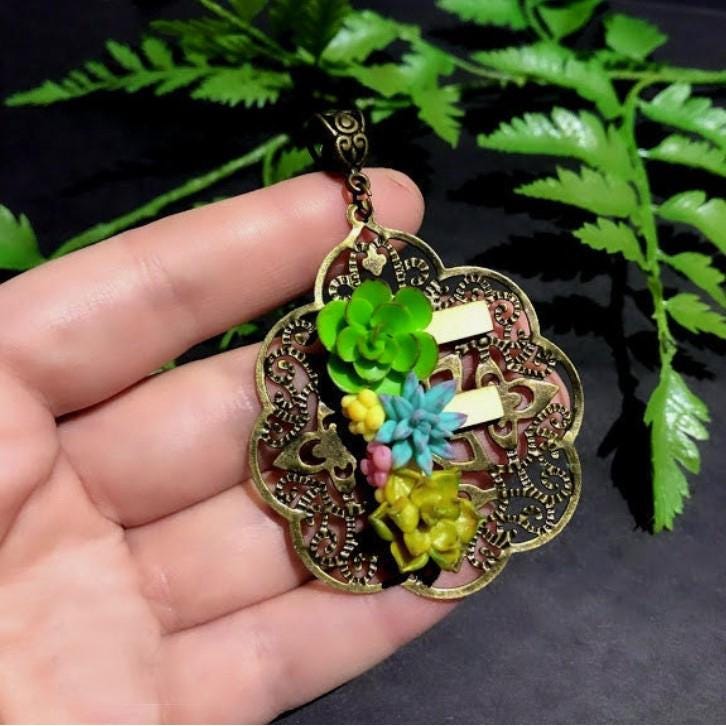 Benutzerdefinierte Buchstabe Ton Halskette, Benutzerdefinierte Anfang Blumen Anhänger, Alphabet Schmuck, Nomineller Persönliche Anfangskette von FleurClayDesign