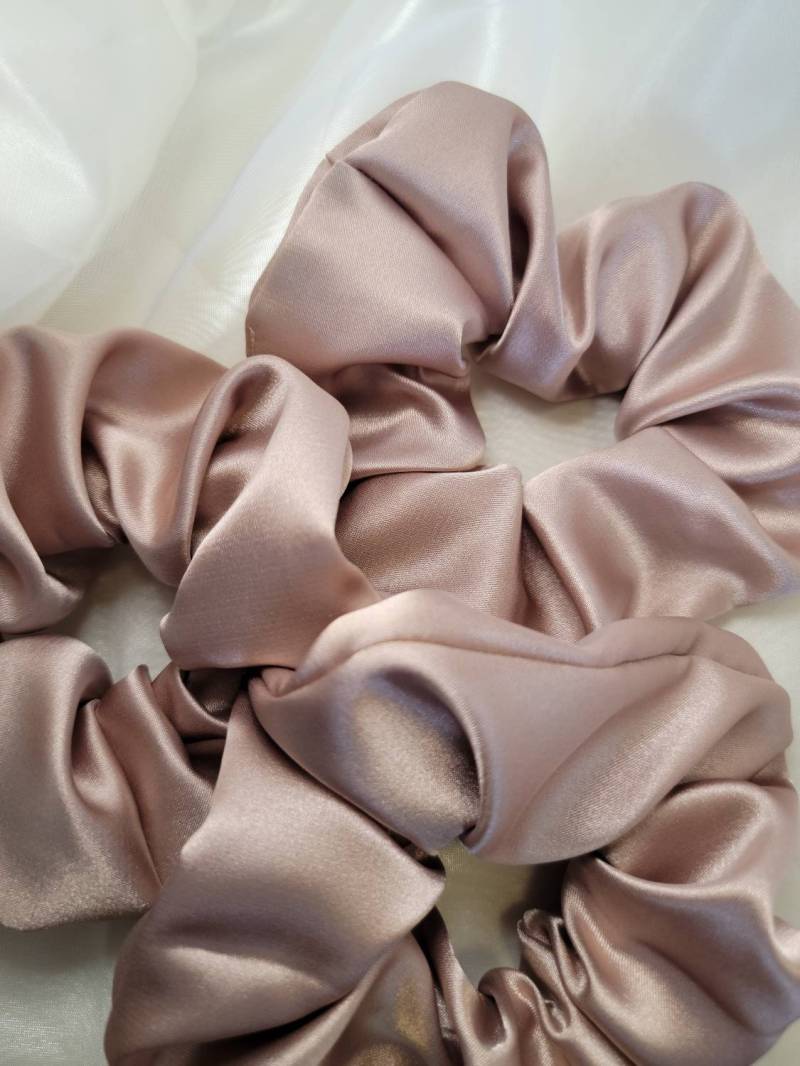 Satin-Haargummis | Weicher Glatter Haargummi Haar Accessoire Normale Größe von AmiesCreationsCrafts