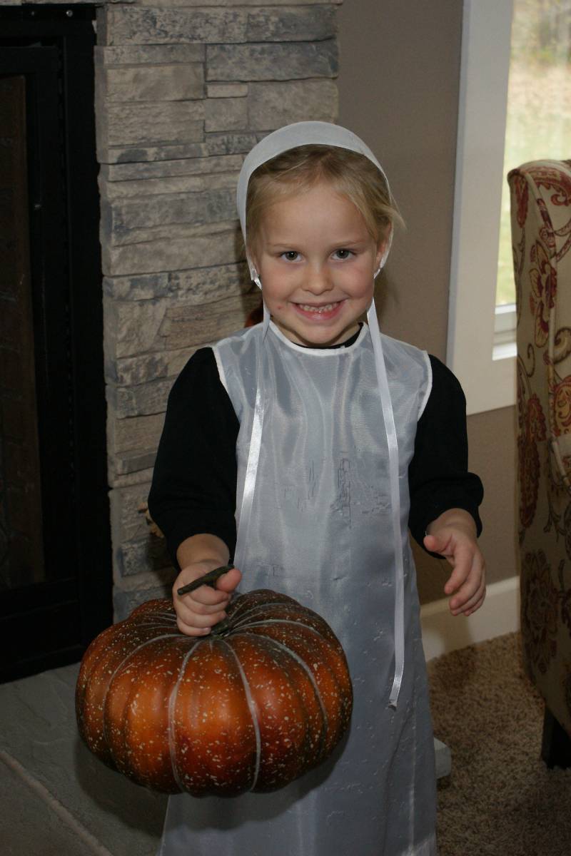 Amish Girl Kleinkind Kostüm Kleid Schürze Capp Gebet Für Weiße Strings Bonnet von AmishClothesline