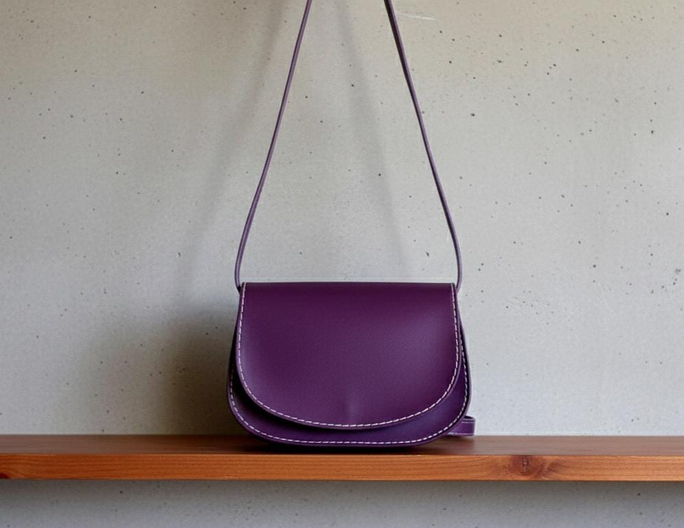 Lila Leder Runde Geldbörse von AmmaciyoBag