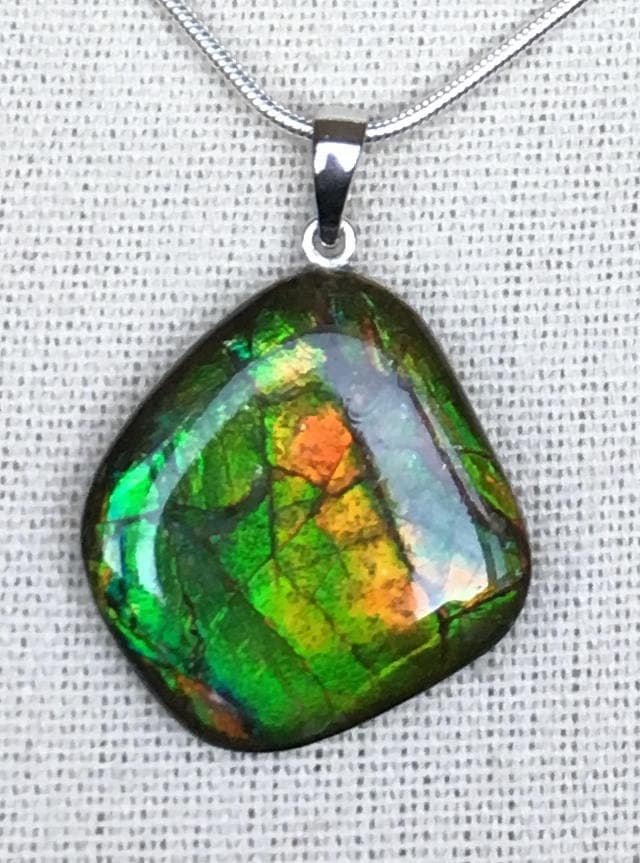 Ammolit Anhänger, Leuchtend Grün von AmmoliteRainbows