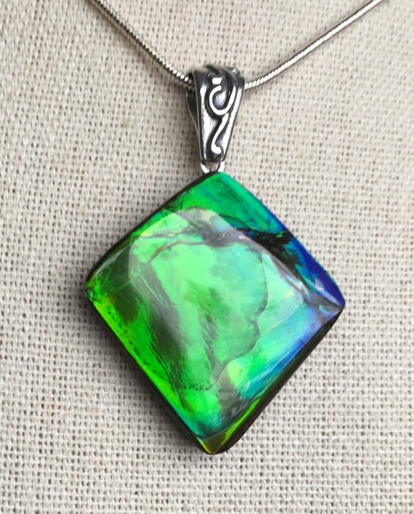 Ammolit Anhänger - Blau Und Grün Ammolit Anhänger - Blau Und Grün von AmmoliteRainbows