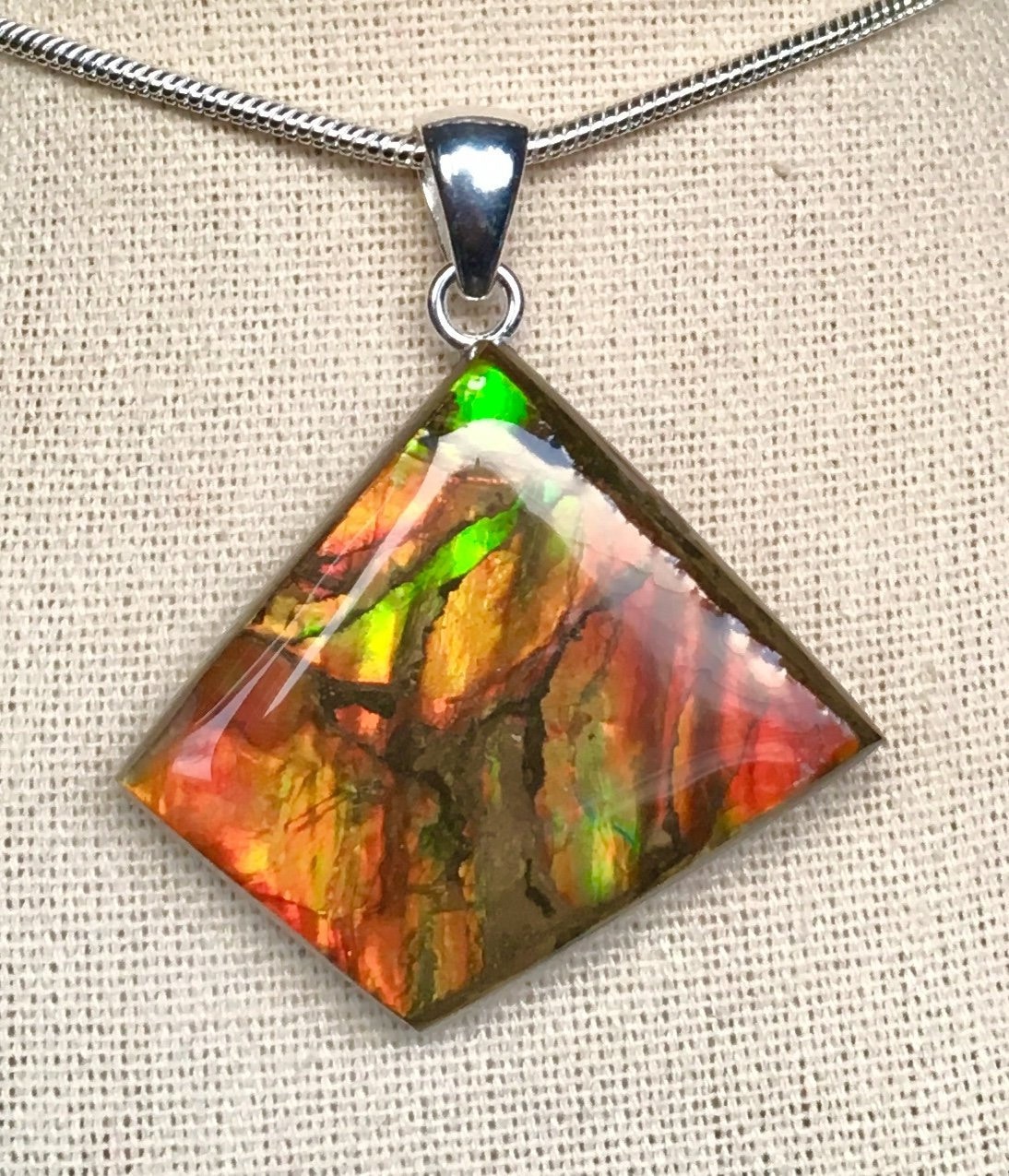 Ammolit Anhänger - Chunky Stone in Herbstfarben Bitte Lesen Sie Die Beschreibung von AmmoliteRainbows