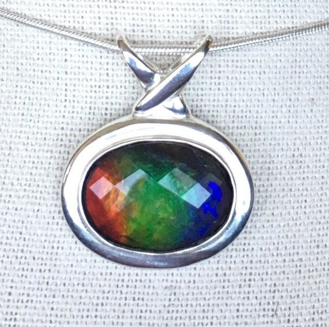 Ammolit Anhänger - Facettierte 3 Farbtriplette von AmmoliteRainbows