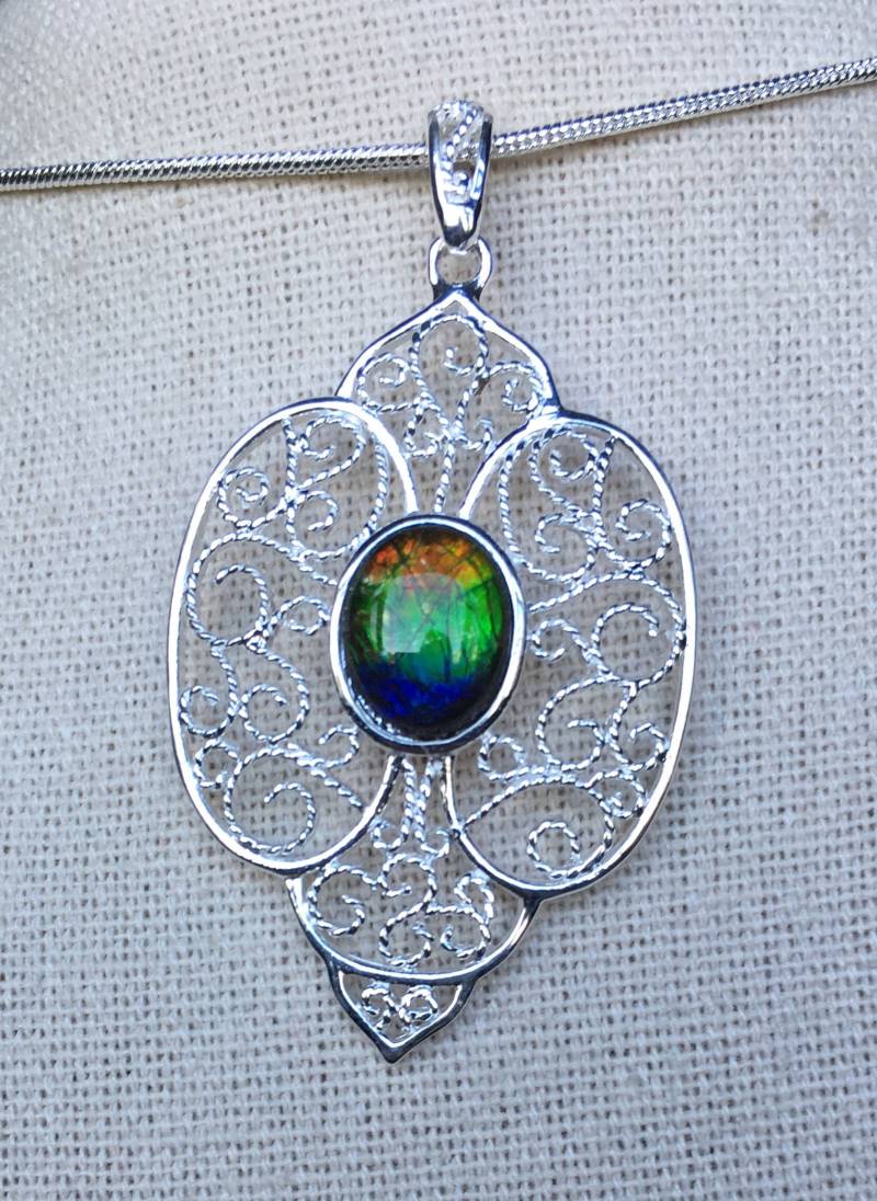 Ammolit Anhänger - Filigrane Fassung Ammolit Anhänger - Filigrane Fassung von AmmoliteRainbows