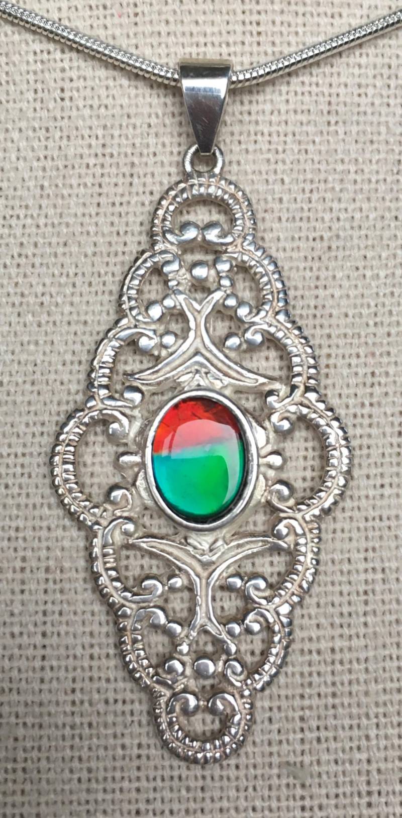 Ammolit Anhänger - Filigrane Fassung von AmmoliteRainbows