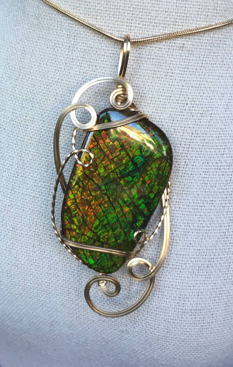 Ammolit Anhänger - Gold Filled Wire Wrap Bitte Lesen Sie Die Beschreibung Ammolit Anhänger - Gold Filled Wire Wrap Bitte Lesen Sie Die Beschreibung von AmmoliteRainbows