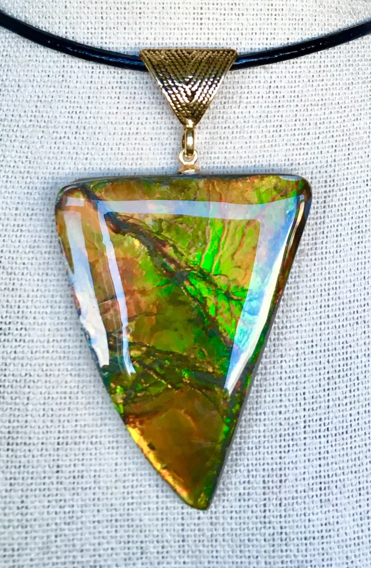 Ammolit Anhänger - Große Dreieckige in Herbstfarben von AmmoliteRainbows