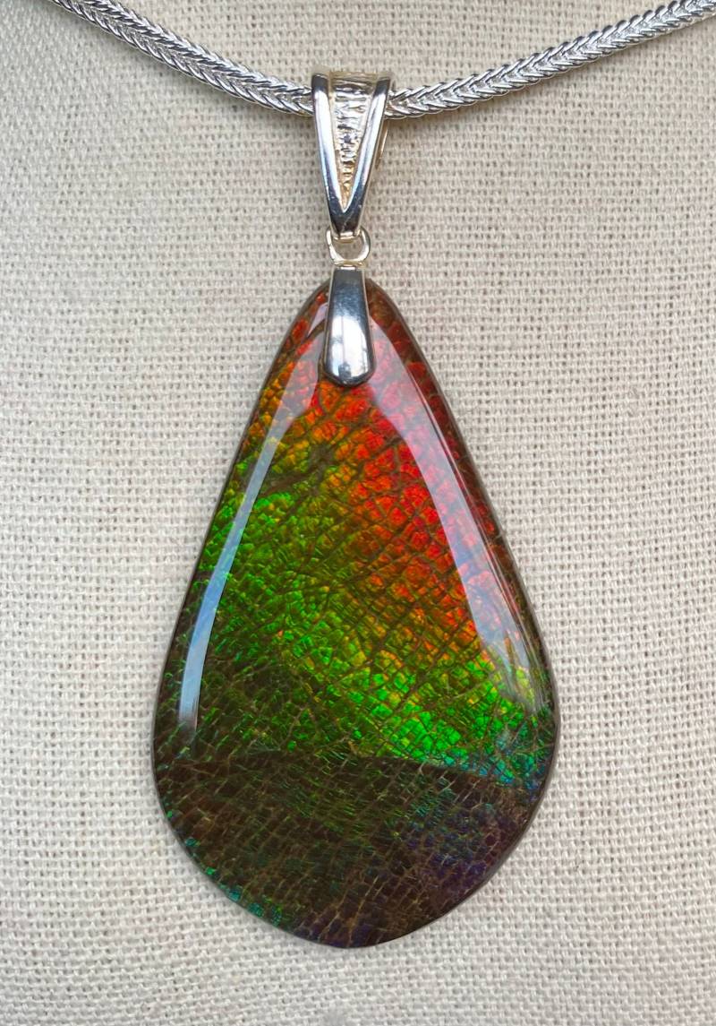 Ammolit Anhänger - Große Größe in Rot, Grün Und Blau Bitte Lesen Beschreibung Ammolit Anhänger - Große Größe in Rot, Grün Und Blau Bitte Lesen Beschreibung von AmmoliteRainbows