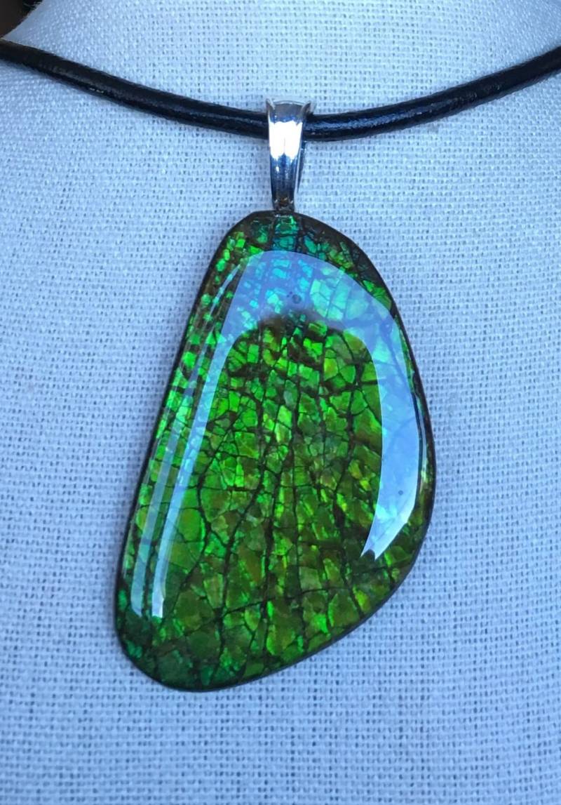 Ammolit Anhänger - Großer Edelstein von AmmoliteRainbows