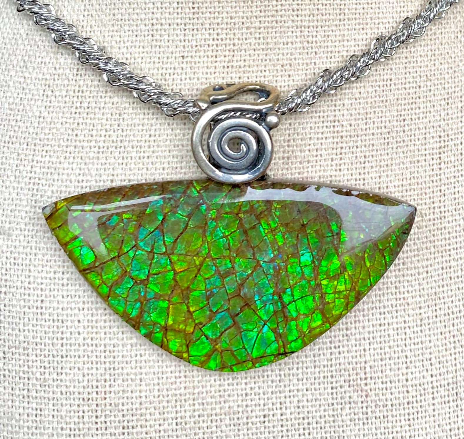 Ammolit Anhänger - Lovely Sage Green Dragonskin Bitte Lesen Sie Die Beschreibung von AmmoliteRainbows