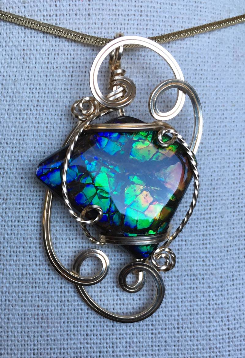 Ammolit Anhänger - Mehrfarbiges Buntglasmuster von AmmoliteRainbows