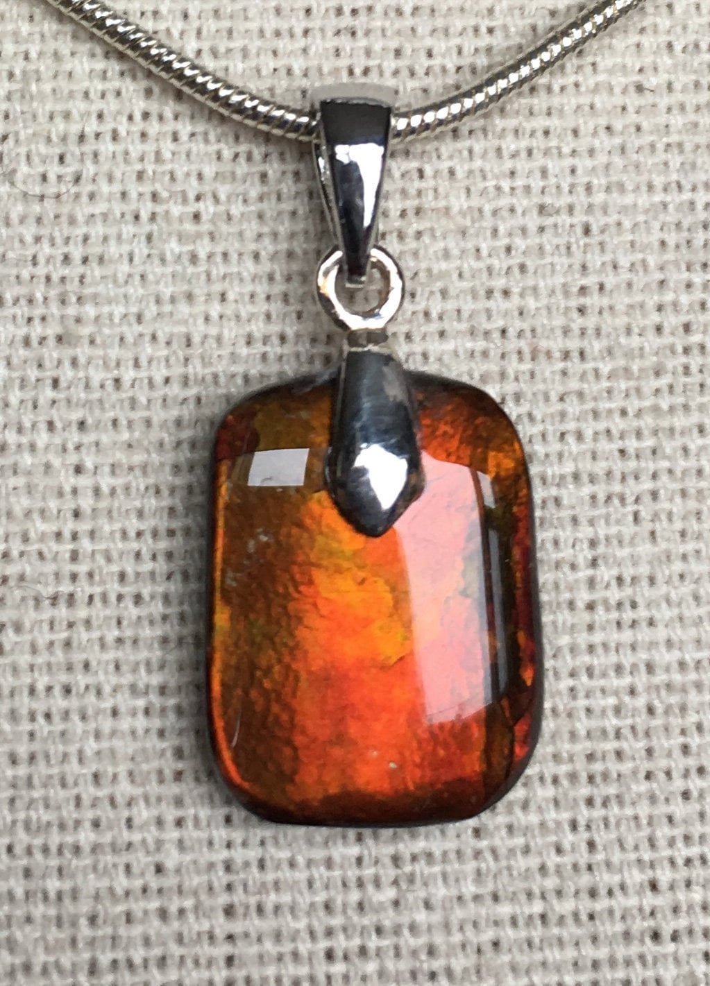 Ammolit Anhänger - Sehr Zierlich von AmmoliteRainbows