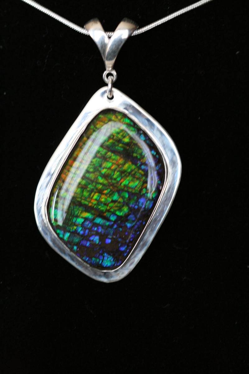 Ammolit Anhänger in Voller Lünette von AmmoliteRainbows