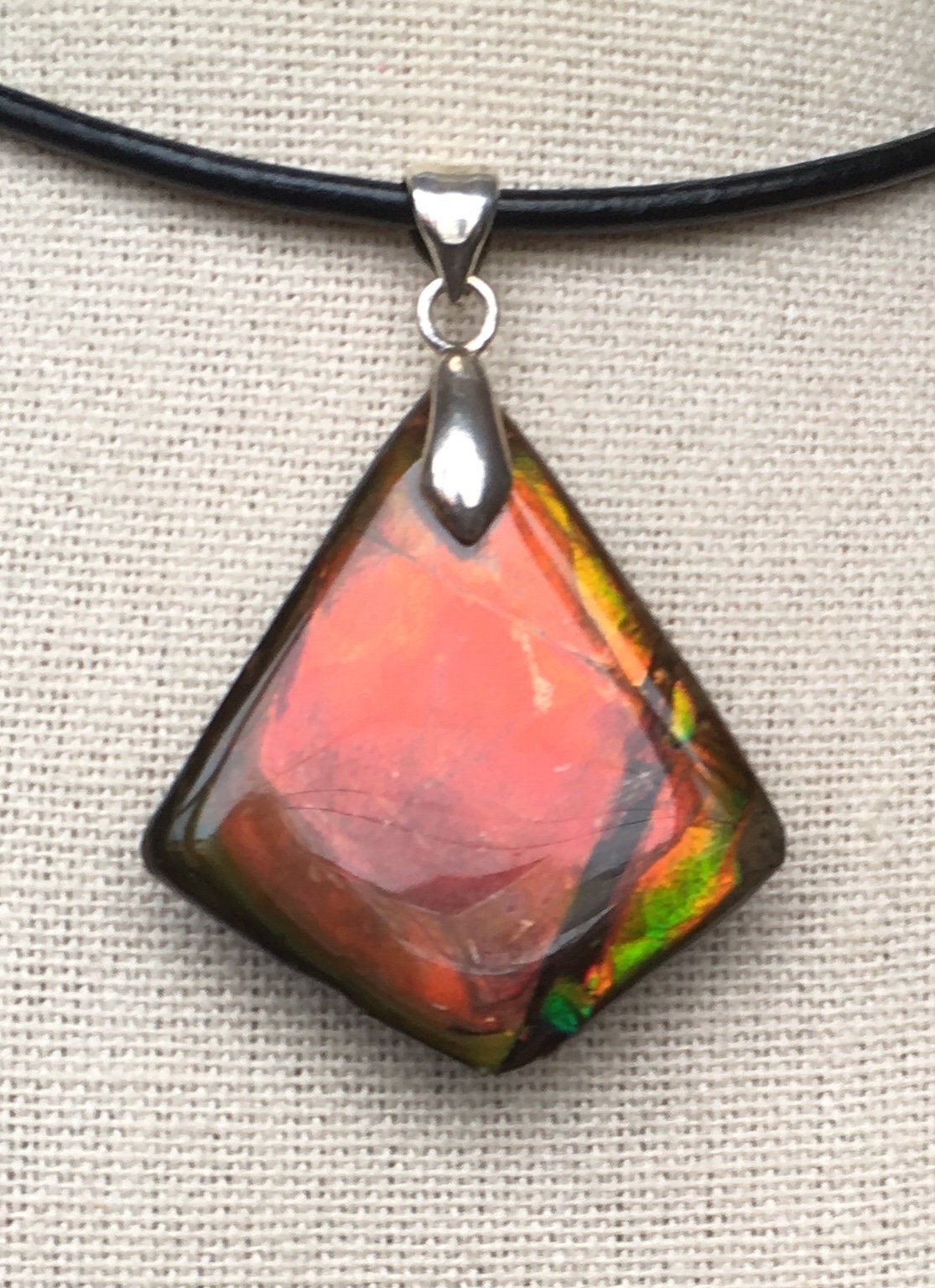 Ammolit Anhänger von AmmoliteRainbows