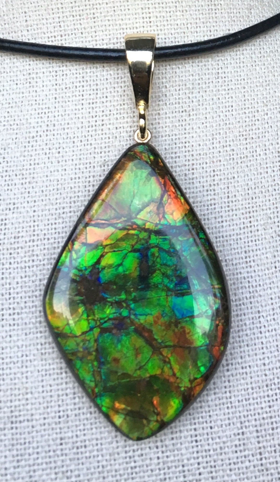 Ammolit Anhänger von AmmoliteRainbows