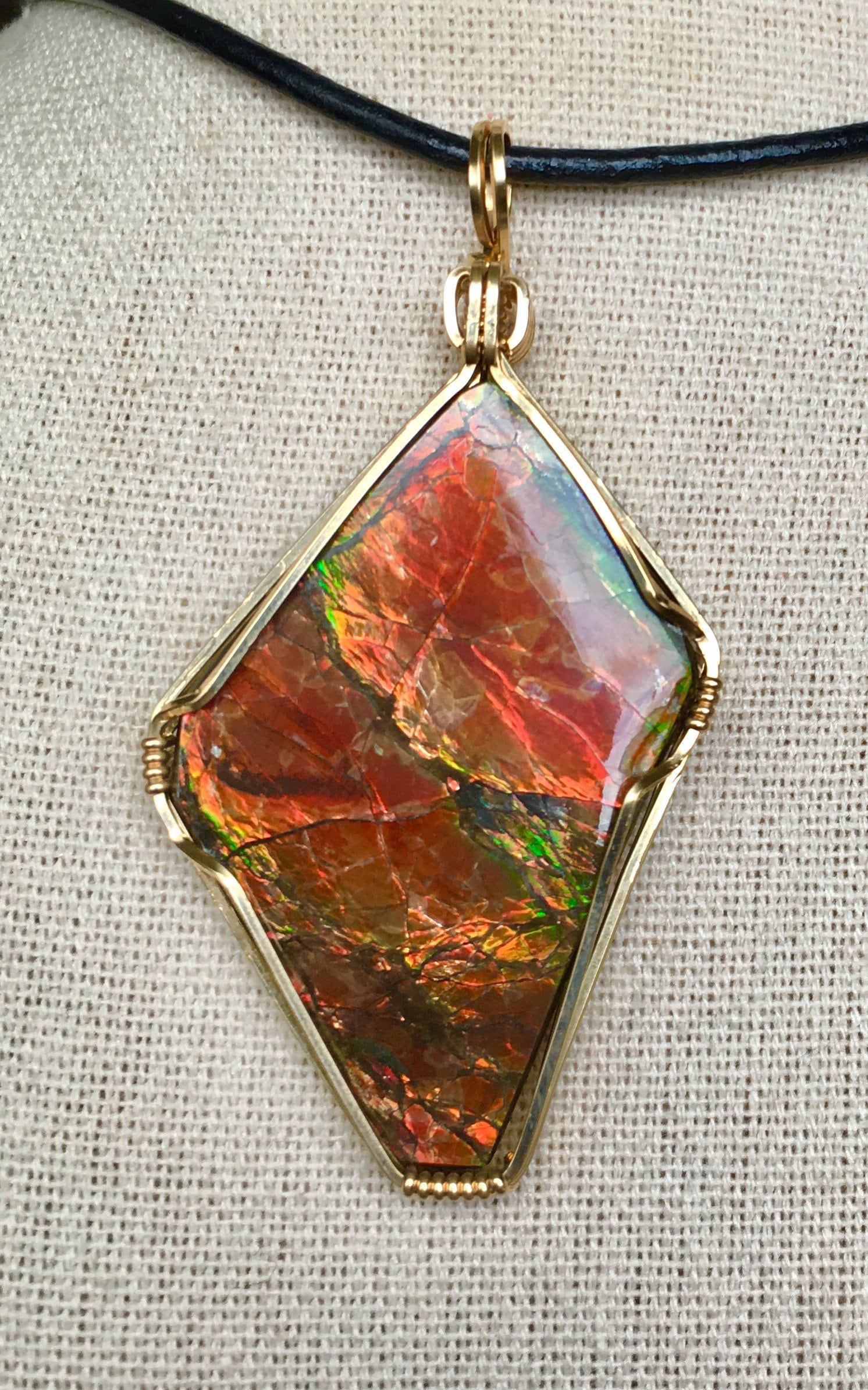 Ammolit Anhänger von AmmoliteRainbows