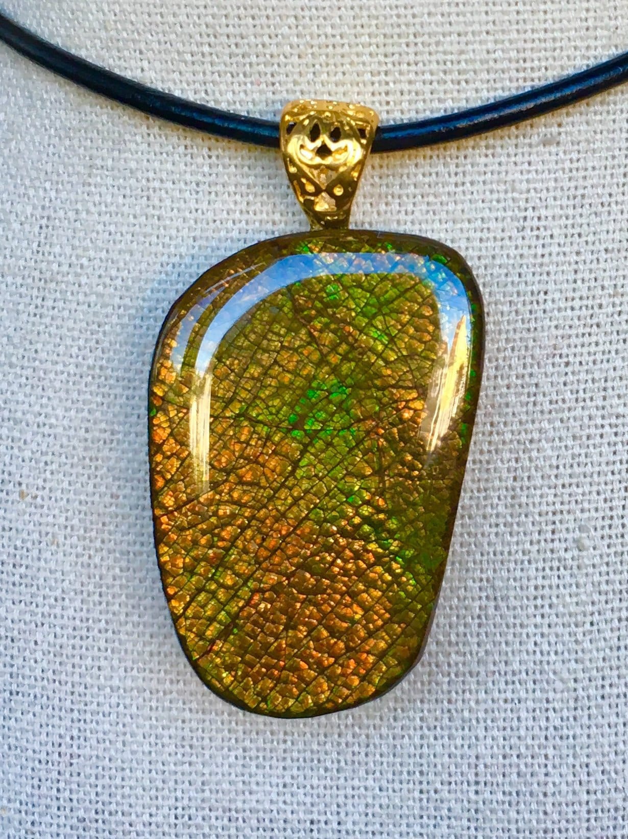 Ammolit Anhänger von AmmoliteRainbows