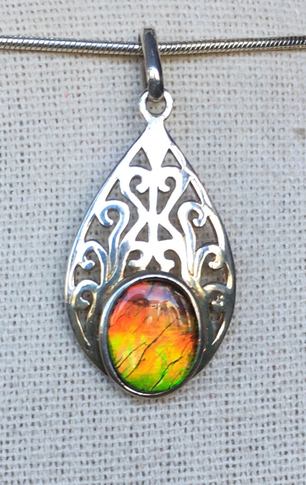 Ammolit Anhänger von AmmoliteRainbows