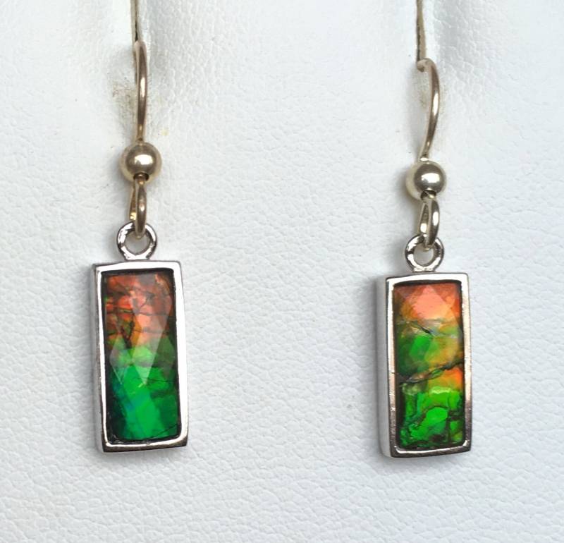 Ammolit Ohrringe - Facettierte Edelsteine Ammolit Ohrringe - Facettierte Edelsteine von AmmoliteRainbows