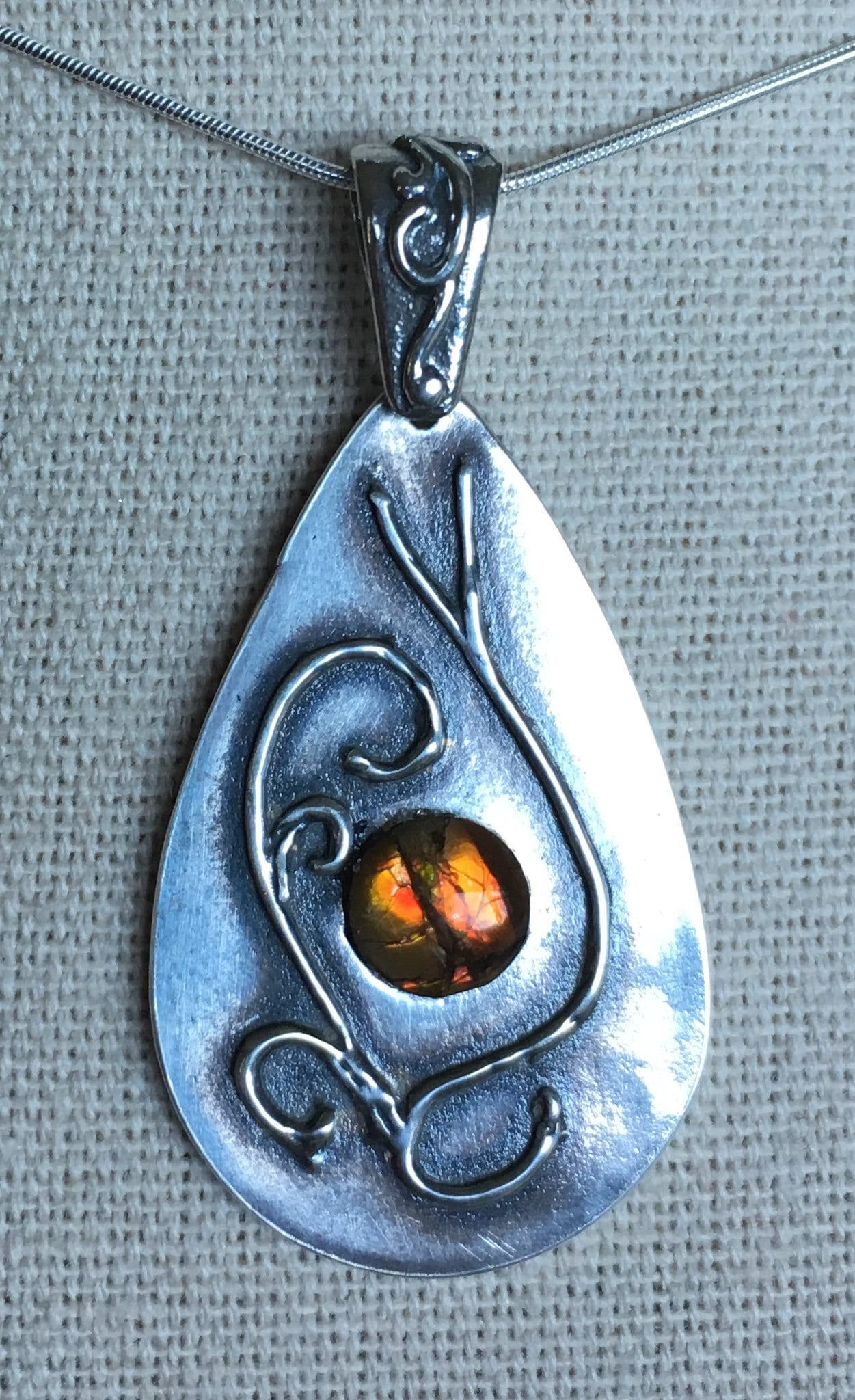 Feinsilber Anhänger Mit Ammolit Akzent von AmmoliteRainbows