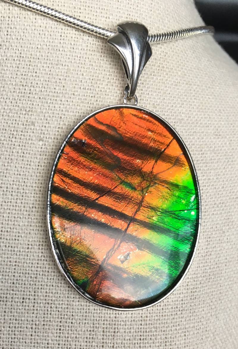 Großer Ammolit Anhänger - Farbwechsler Mit Läufern von AmmoliteRainbows