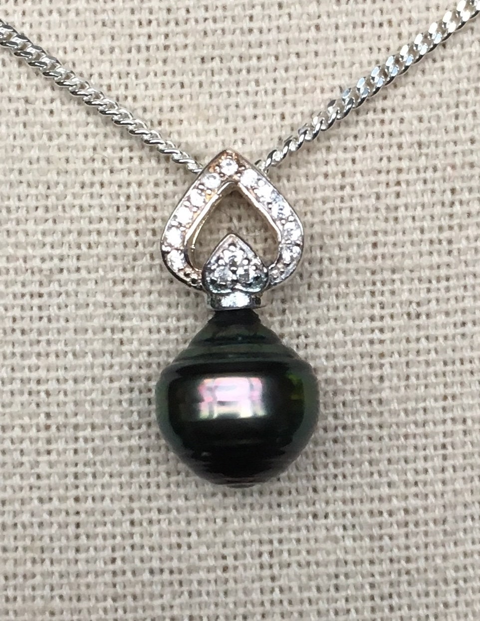 Schwarze Perle Tahiti Anhänger Schwarze Perle Tahiti Anhänger von AmmoliteRainbows