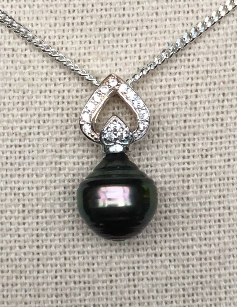 Schwarze Perle Tahiti Anhänger Schwarze Perle Tahiti Anhänger von AmmoliteRainbows