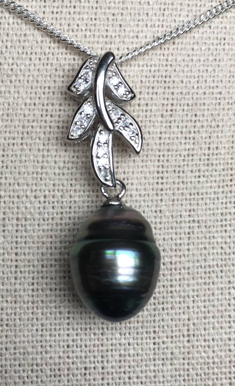 Schwarze Perle Tahiti Anhänger Schwarze Perle Tahiti Anhänger von AmmoliteRainbows