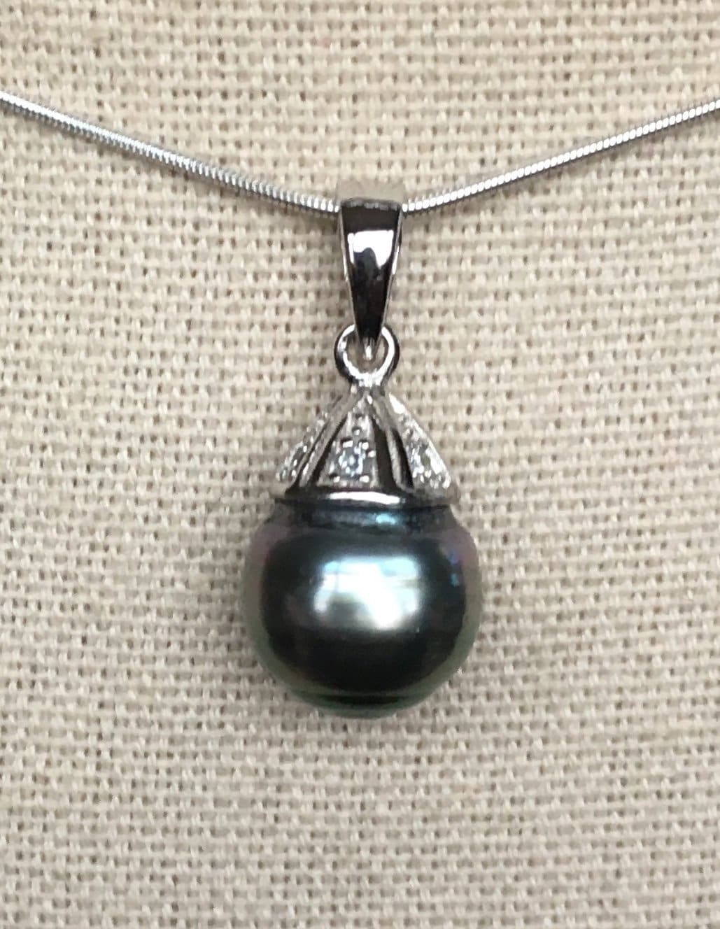 Schwarze Perle Tahiti Anhänger von AmmoliteRainbows