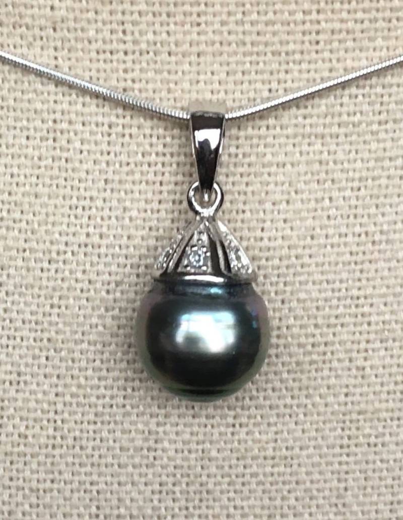 Schwarze Perle Tahiti Anhänger Schwarze Perle Tahiti Anhänger von AmmoliteRainbows