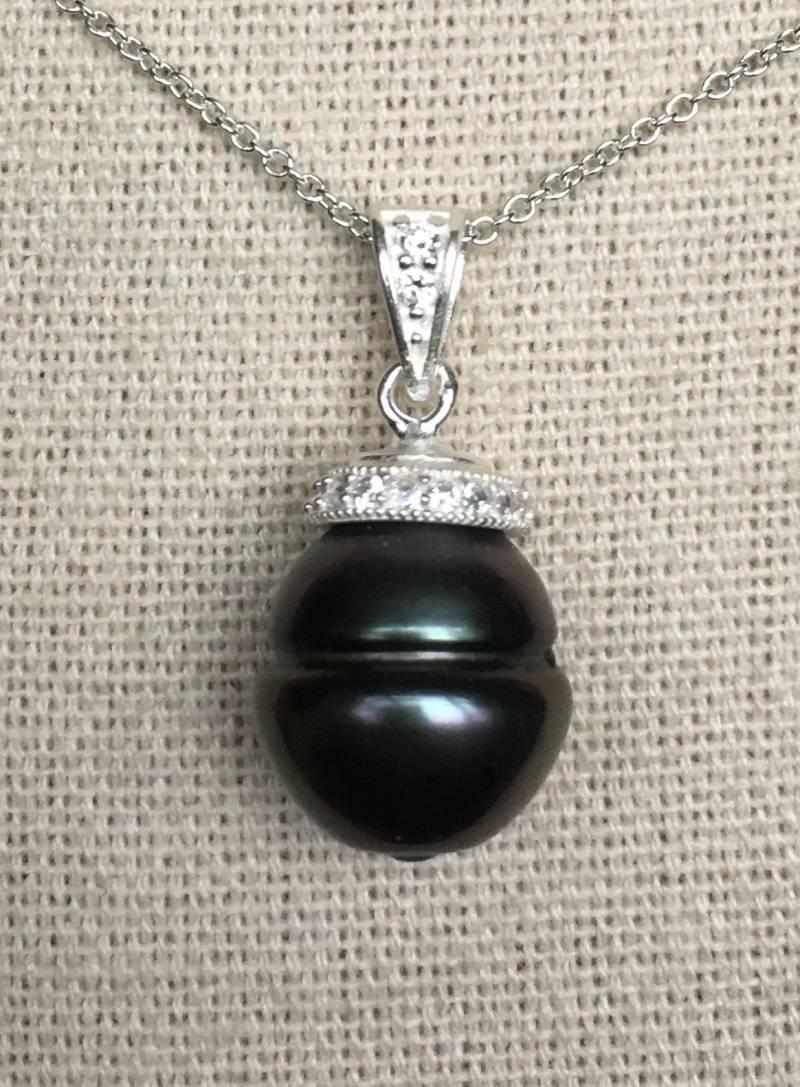 Schwarze Perle Tahiti Anhänger Schwarze Perle Tahiti Anhänger von AmmoliteRainbows