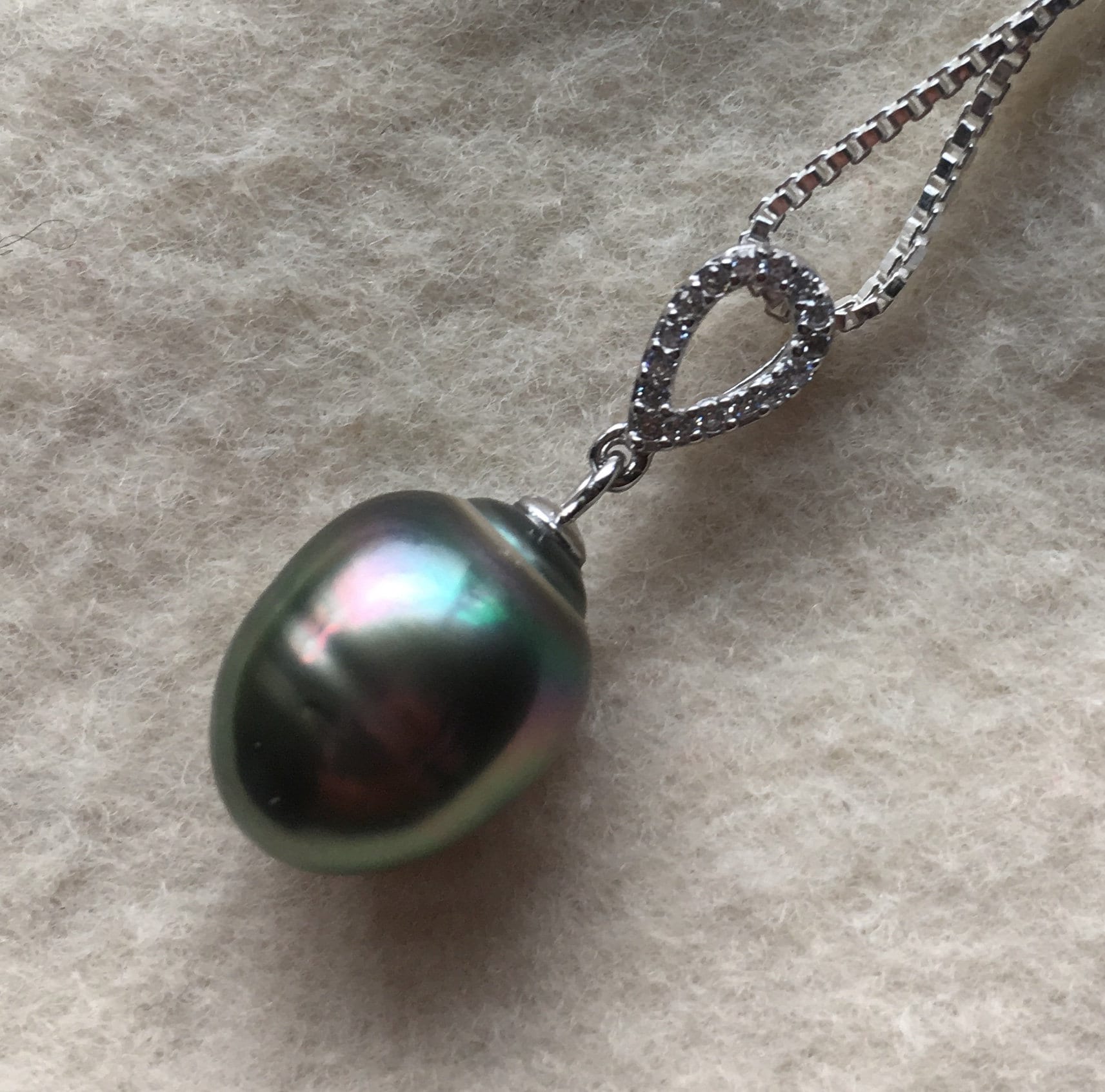 Schwarze Perle Tahiti Anhänger von AmmoliteRainbows